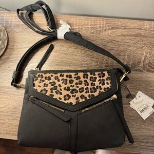 NWT! Cheetah print Crossbody / shoulder purse!